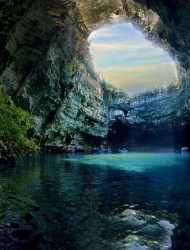 Пещера Мелиссани (Греция)