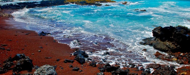 Красный пляж на острове Санторини (Греция)